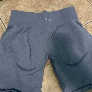 NVGTN heathered grey Performance Shorts